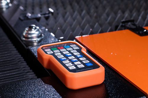 Оптоволоконный лазерный станок VF3015 (резка тонкого металла)