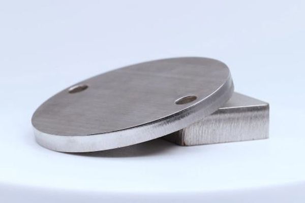 Оптоволоконный лазерный станок VF3015H (полностью закрытый лазерный резак с подводным столом)